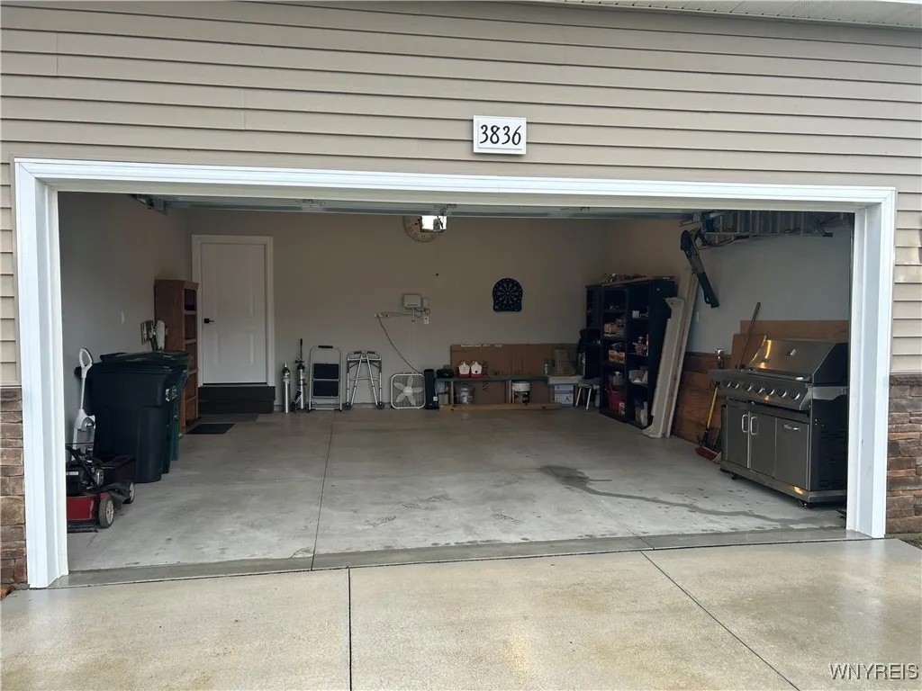 3836 Forest Park Way, Wheatfield, New York 14120, Wheatfield, New York 14120, 2 Bedrooms Bedrooms, 5 Rooms Rooms,2 BathroomsBathrooms,Residential,For Sale,3836 Forest Park Way, Wheatfield, New York 14120,B1623343