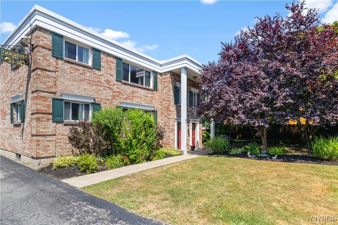 309 North Street 34, Buffalo, New York 14201, Buffalo, New York 14201, 2 Bedrooms Bedrooms, 4 Rooms Rooms,1 BathroomBathrooms,Residential,For Sale,309 North Street 34, Buffalo, New York 14201,B1622757