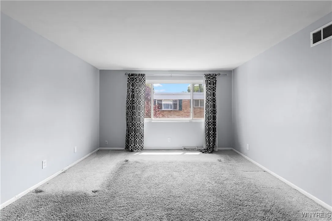 309 North Street 34, Buffalo, New York 14201, Buffalo, New York 14201, 2 Bedrooms Bedrooms, 4 Rooms Rooms,1 BathroomBathrooms,Residential,For Sale,309 North Street 34, Buffalo, New York 14201,B1622757