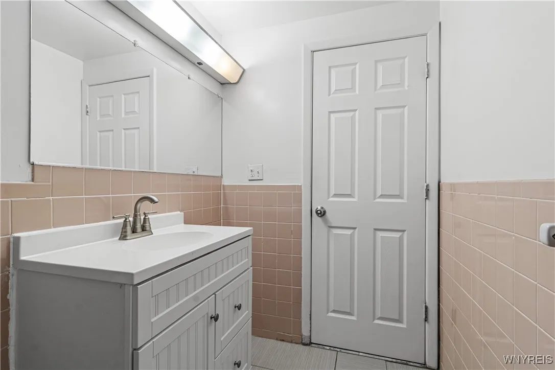 309 North Street 34, Buffalo, New York 14201, Buffalo, New York 14201, 2 Bedrooms Bedrooms, 4 Rooms Rooms,1 BathroomBathrooms,Residential,For Sale,309 North Street 34, Buffalo, New York 14201,B1622757