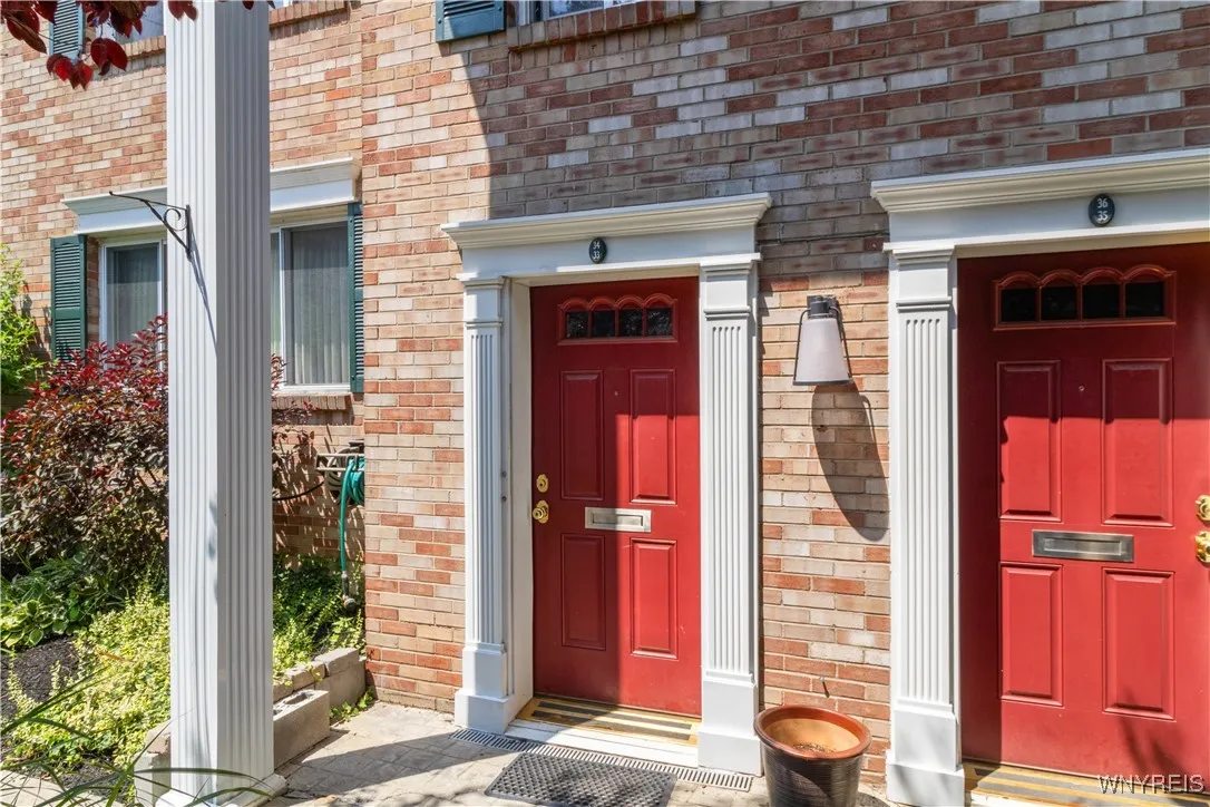 309 North Street 34, Buffalo, New York 14201, Buffalo, New York 14201, 2 Bedrooms Bedrooms, 4 Rooms Rooms,1 BathroomBathrooms,Residential,For Sale,309 North Street 34, Buffalo, New York 14201,B1622757