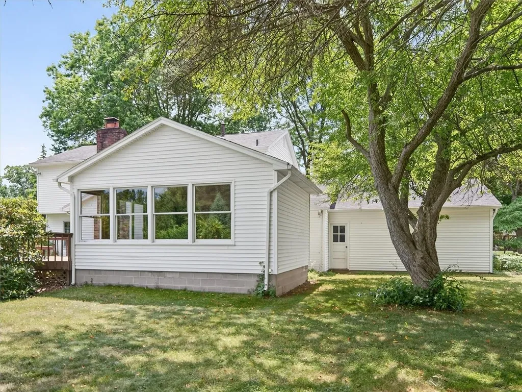19 Latium Drive, Perinton, New York 14534, Perinton, New York 14534, 4 Bedrooms Bedrooms, 9 Rooms Rooms,2 BathroomsBathrooms,Residential,For Sale,19 Latium Drive, Perinton, New York 14534,R1623156
