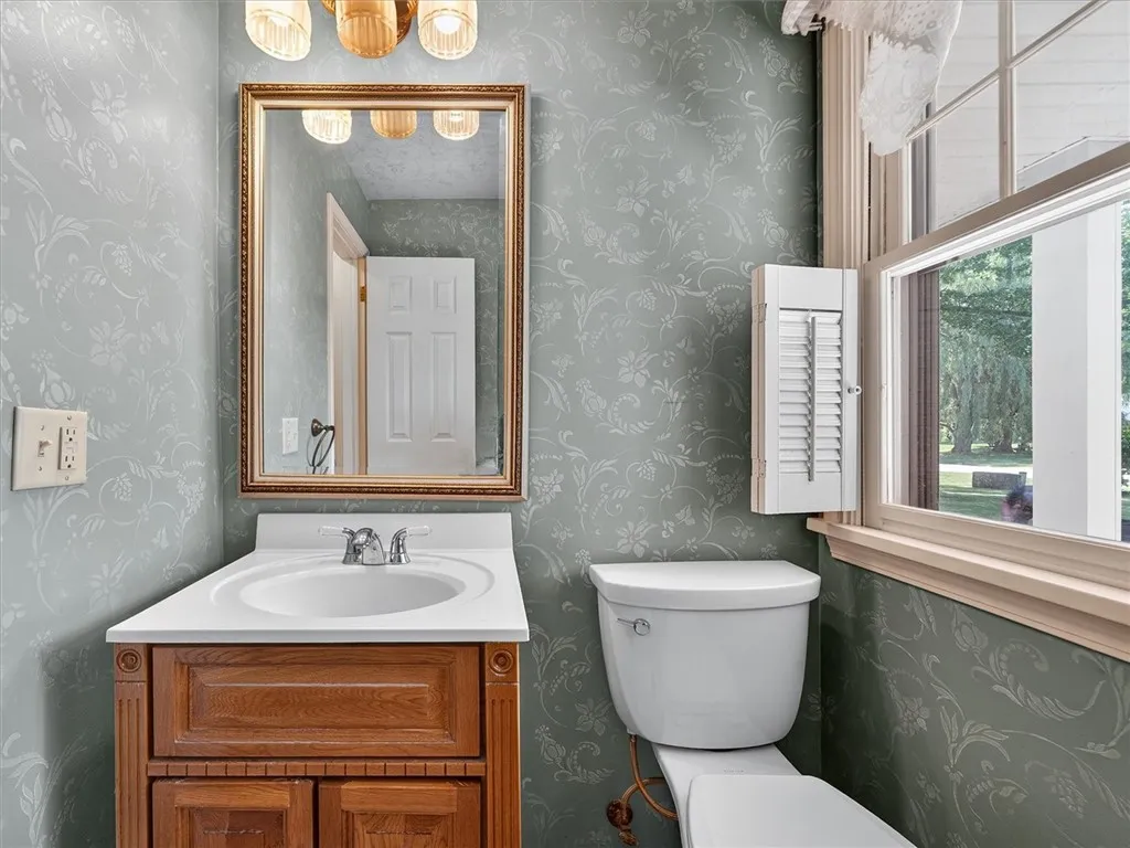 First Floor Powder Room

First Floor Powder Room