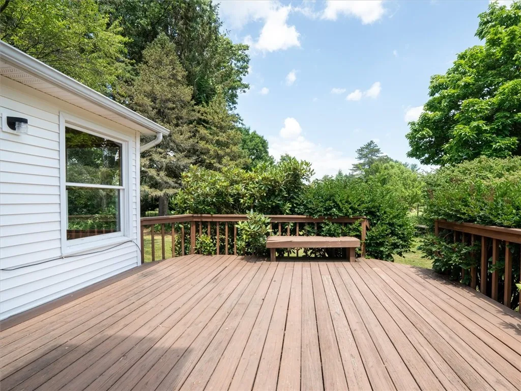 19 Latium Drive, Perinton, New York 14534, Perinton, New York 14534, 4 Bedrooms Bedrooms, 9 Rooms Rooms,2 BathroomsBathrooms,Residential,For Sale,19 Latium Drive, Perinton, New York 14534,R1623156
