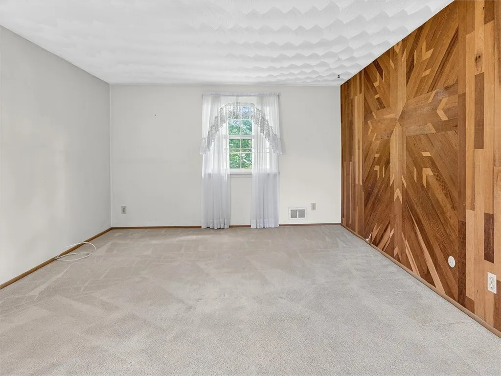 Main Bedroom with Ensuite Bath