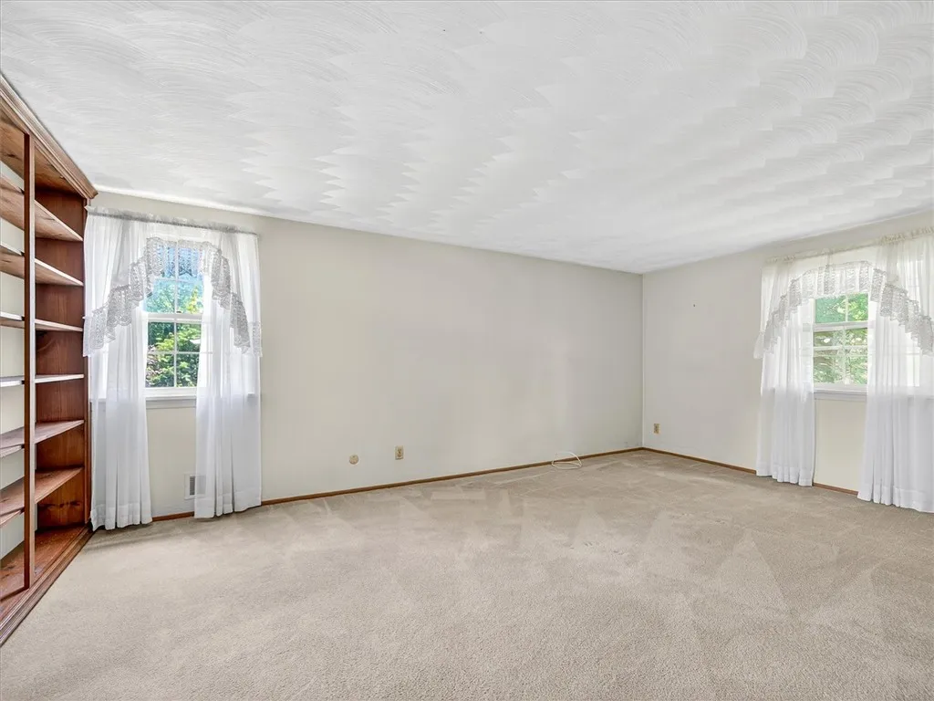 Main Bedroom with Ensuite Bath