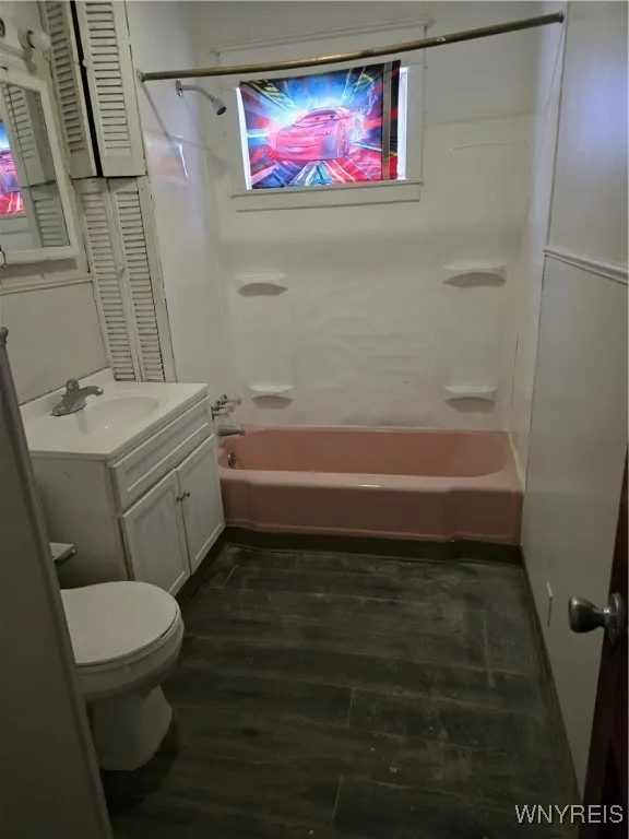 563 Lasalle Avenue, Buffalo, New York 14215, Buffalo, New York 14215, 6 Bedrooms Bedrooms, ,3 BathroomsBathrooms,Residential,Closed,563 Lasalle Avenue, Buffalo, New York 14215,0,B1622473