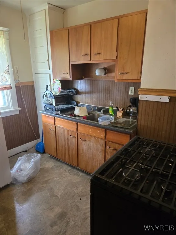 563 Lasalle Avenue, Buffalo, New York 14215, Buffalo, New York 14215, 6 Bedrooms Bedrooms, ,3 BathroomsBathrooms,Residential,Closed,563 Lasalle Avenue, Buffalo, New York 14215,0,B1622473