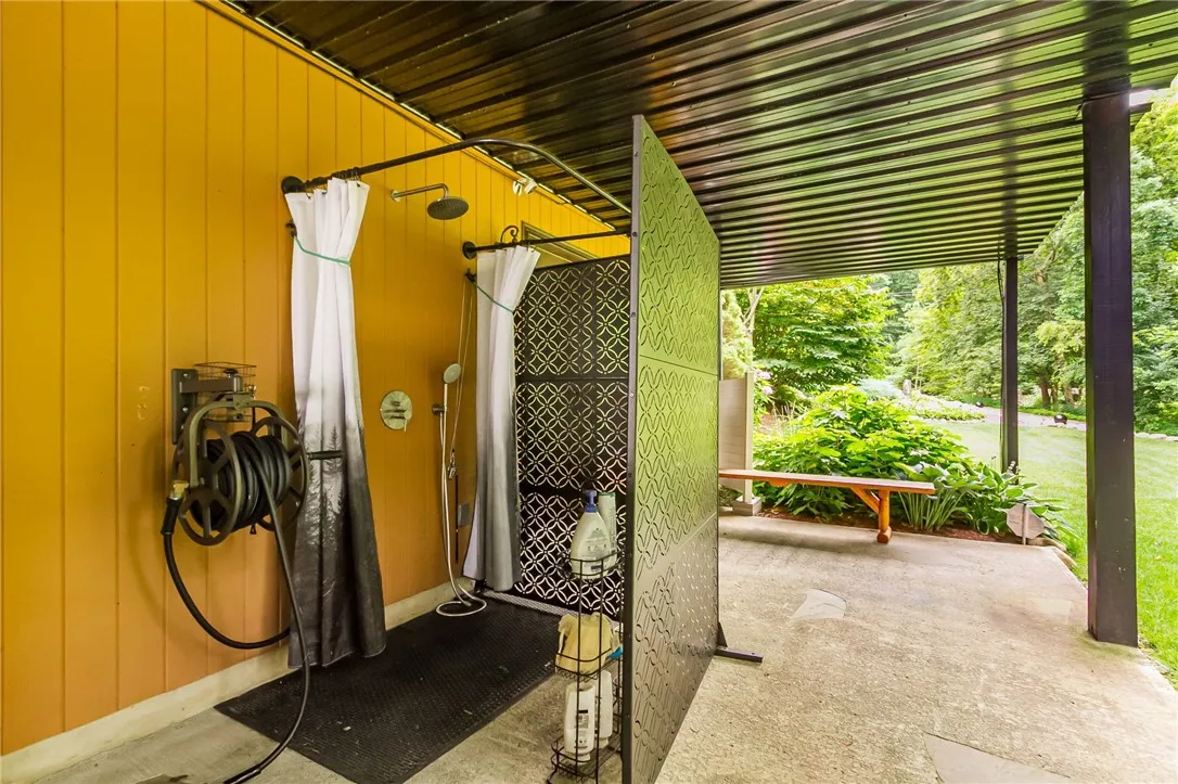 1965 Perry Point Road, Torrey, New York 14527, Torrey, New York 14527, 4 Bedrooms Bedrooms, 9 Rooms Rooms,3 BathroomsBathrooms,Residential,For Sale,1965 Perry Point Road, Torrey, New York 14527,R1622711