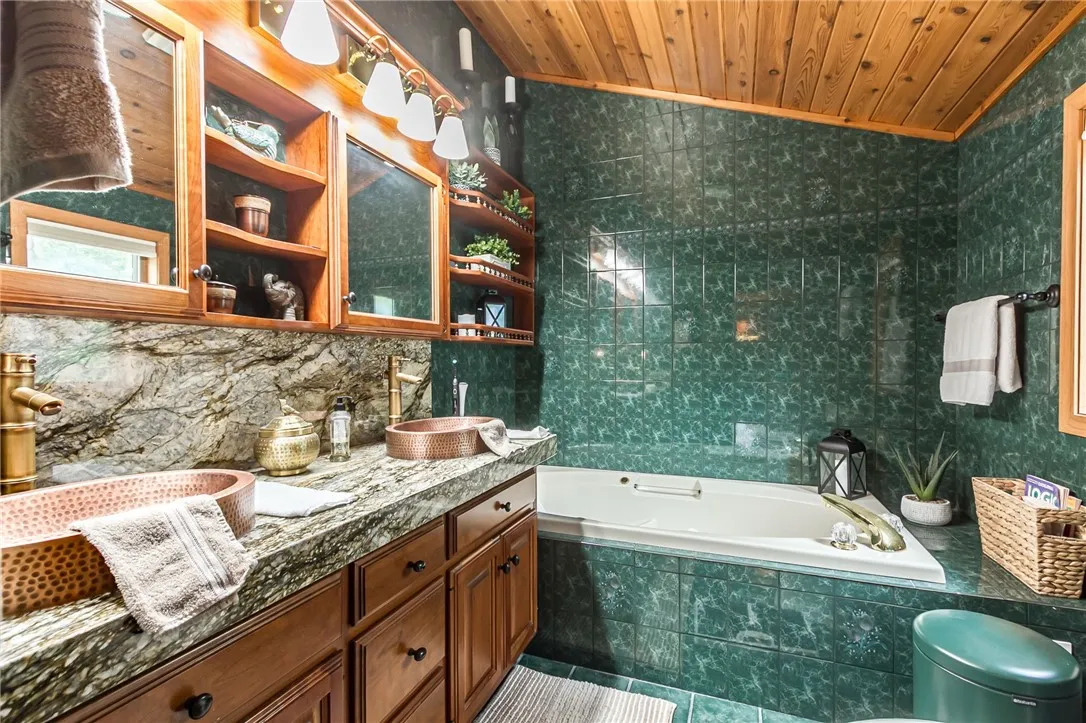 1965 Perry Point Road, Torrey, New York 14527, Torrey, New York 14527, 4 Bedrooms Bedrooms, 9 Rooms Rooms,3 BathroomsBathrooms,Residential,For Sale,1965 Perry Point Road, Torrey, New York 14527,R1622711
