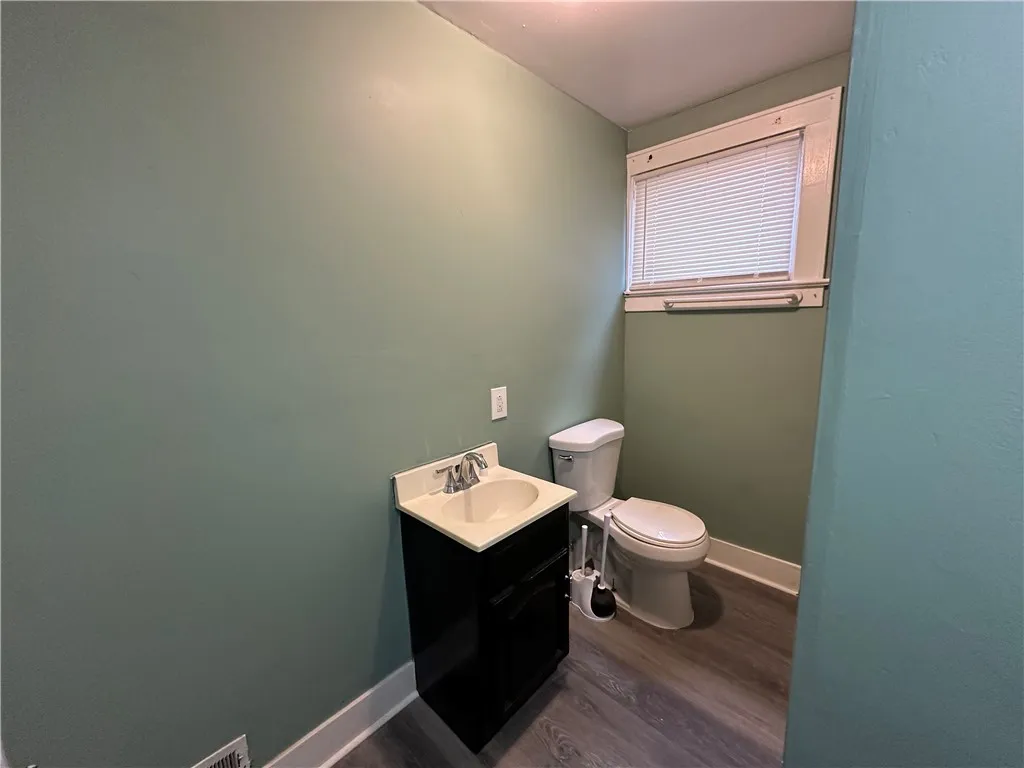 68 Evergreen Street, Rochester, New York 14605, Rochester, New York 14605, 3 Bedrooms Bedrooms, 6 Rooms Rooms,1 BathroomBathrooms,Residential,For Sale,68 Evergreen Street, Rochester, New York 14605,R1623258