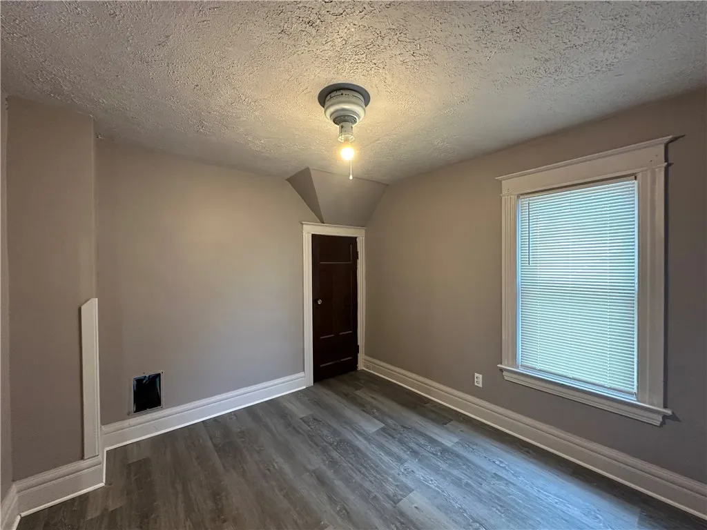 68 Evergreen Street, Rochester, New York 14605, Rochester, New York 14605, 3 Bedrooms Bedrooms, 6 Rooms Rooms,1 BathroomBathrooms,Residential,For Sale,68 Evergreen Street, Rochester, New York 14605,R1623258