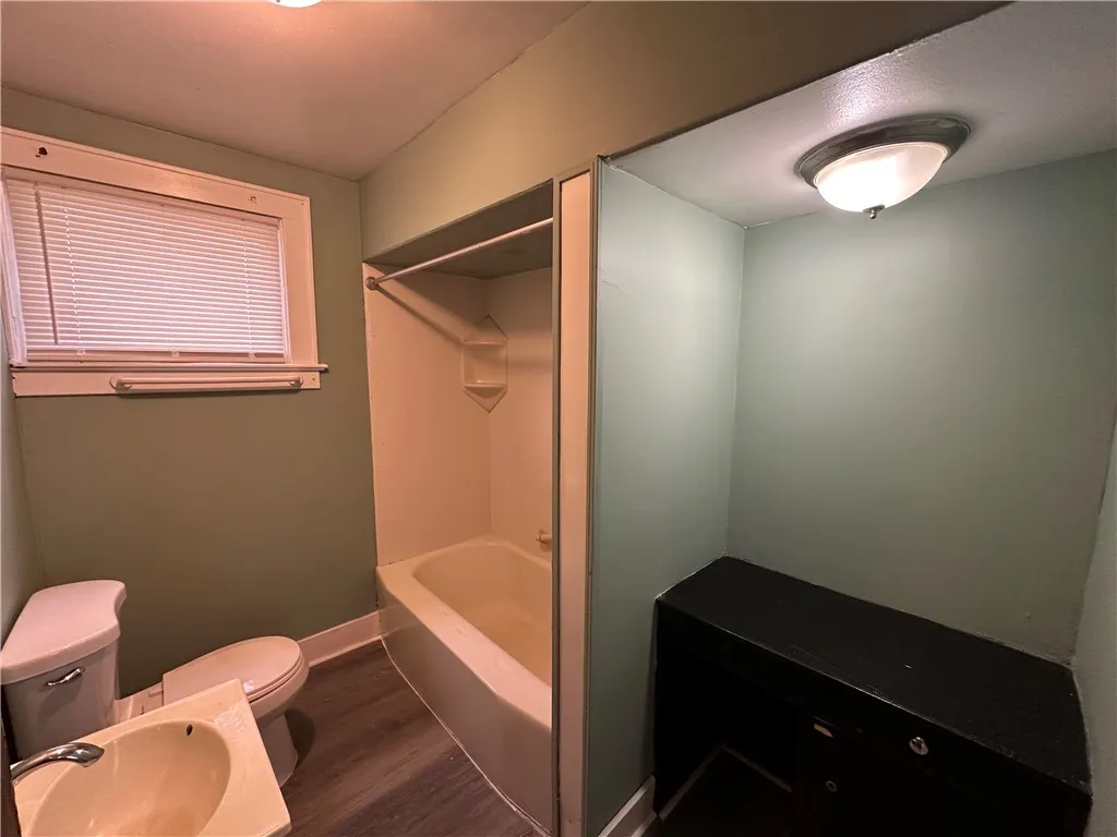 68 Evergreen Street, Rochester, New York 14605, Rochester, New York 14605, 3 Bedrooms Bedrooms, 6 Rooms Rooms,1 BathroomBathrooms,Residential,For Sale,68 Evergreen Street, Rochester, New York 14605,R1623258