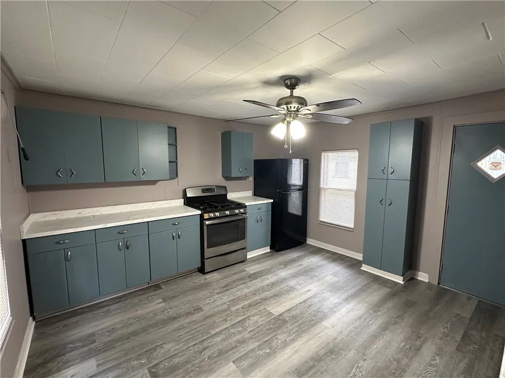 68 Evergreen Street, Rochester, New York 14605, Rochester, New York 14605, 3 Bedrooms Bedrooms, 6 Rooms Rooms,1 BathroomBathrooms,Residential,For Sale,68 Evergreen Street, Rochester, New York 14605,R1623258