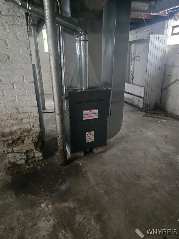 594 Lasalle Avenue, Buffalo, New York 14215, Buffalo, New York 14215, 3 Bedrooms Bedrooms, 6 Rooms Rooms,1 BathroomBathrooms,Residential,For Sale,594 Lasalle Avenue, Buffalo, New York 14215,B1622845