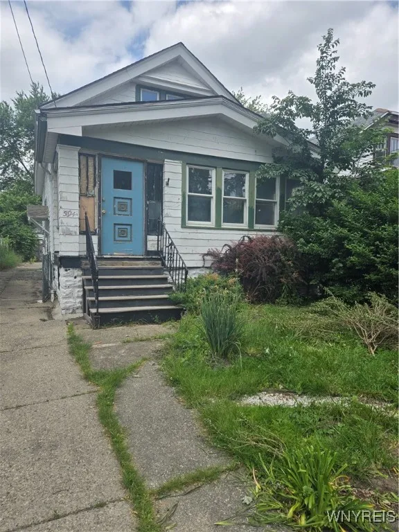 594 Lasalle Avenue, Buffalo, New York 14215, Buffalo, New York 14215, 3 Bedrooms Bedrooms, 6 Rooms Rooms,1 BathroomBathrooms,Residential,For Sale,594 Lasalle Avenue, Buffalo, New York 14215,B1622845