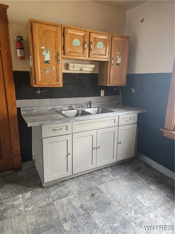 594 Lasalle Avenue, Buffalo, New York 14215, Buffalo, New York 14215, 3 Bedrooms Bedrooms, 6 Rooms Rooms,1 BathroomBathrooms,Residential,For Sale,594 Lasalle Avenue, Buffalo, New York 14215,B1622845