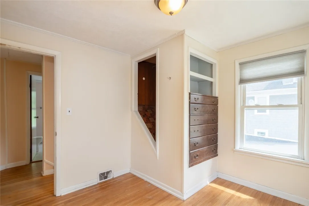 70 Brentwood Street, Rochester, New York 14610, Rochester, New York 14610, 3 Bedrooms Bedrooms, 7 Rooms Rooms,1 BathroomBathrooms,Residential Lease,Closed,70 Brentwood Street, Rochester, New York 14610,R1619837