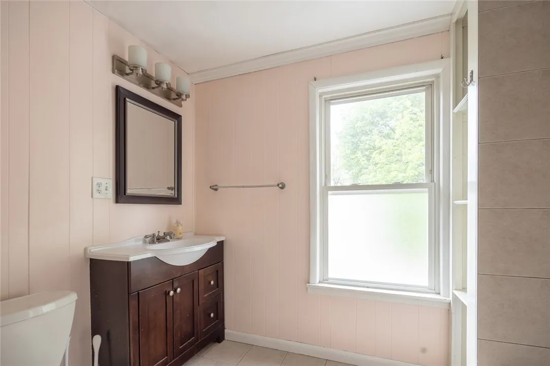 70 Brentwood Street, Rochester, New York 14610, Rochester, New York 14610, 3 Bedrooms Bedrooms, 7 Rooms Rooms,1 BathroomBathrooms,Residential Lease,Closed,70 Brentwood Street, Rochester, New York 14610,R1619837