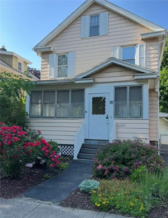 70 Brentwood Street, Rochester, New York 14610, Rochester, New York 14610, 3 Bedrooms Bedrooms, 7 Rooms Rooms,1 BathroomBathrooms,Residential Lease,Closed,70 Brentwood Street, Rochester, New York 14610,R1619837