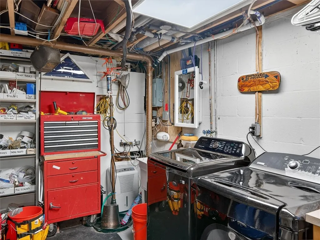 49 Hidden Valley Road, Gates, New York 14624, Gates, New York 14624, 4 Bedrooms Bedrooms, 8 Rooms Rooms,2 BathroomsBathrooms,Residential,Closed,49 Hidden Valley Road, Gates, New York 14624,0,R1619648