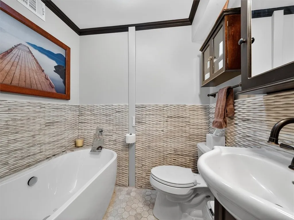 49 Hidden Valley Road, Gates, New York 14624, Gates, New York 14624, 4 Bedrooms Bedrooms, 8 Rooms Rooms,2 BathroomsBathrooms,Residential,Closed,49 Hidden Valley Road, Gates, New York 14624,0,R1619648