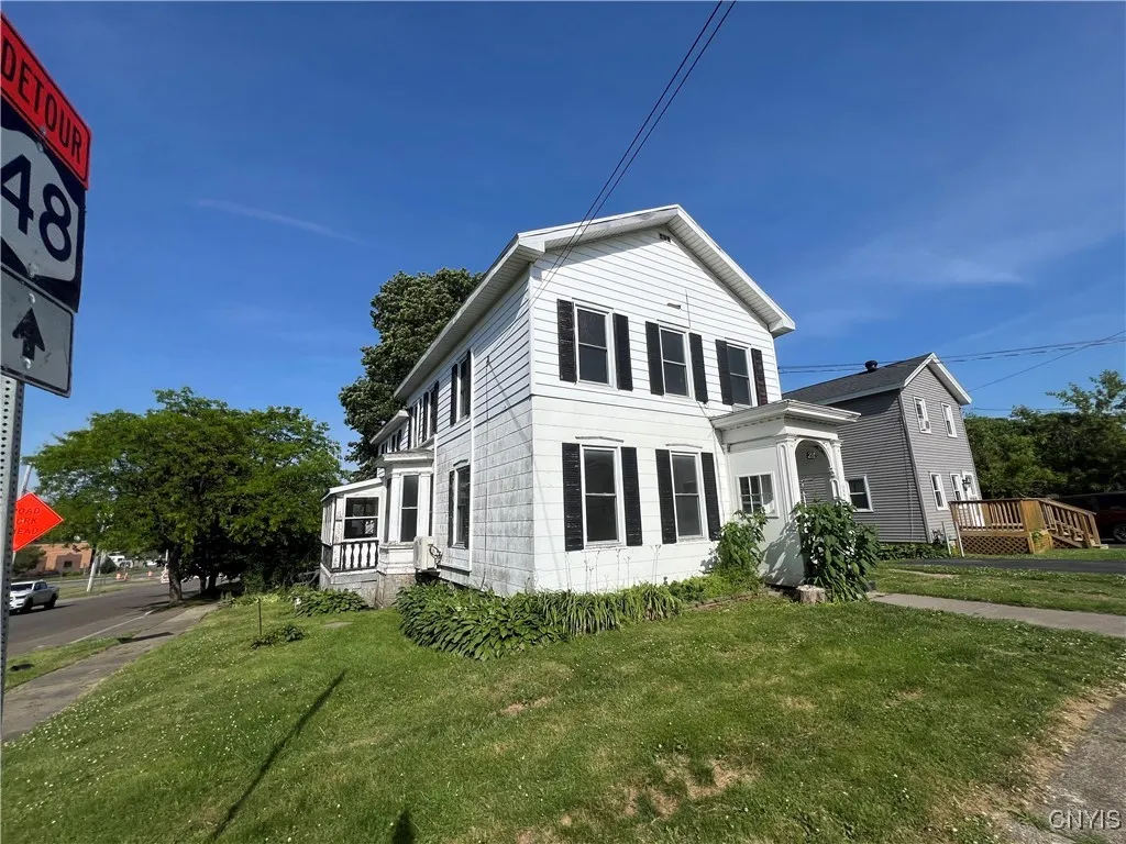 291 West 2nd Street, Oswego, New York 13126, Oswego, New York 13126, 3 Bedrooms Bedrooms, 6 Rooms Rooms,1 BathroomBathrooms,Residential Lease,For Rent,291 West 2nd Street, Oswego, New York 13126,S1623467