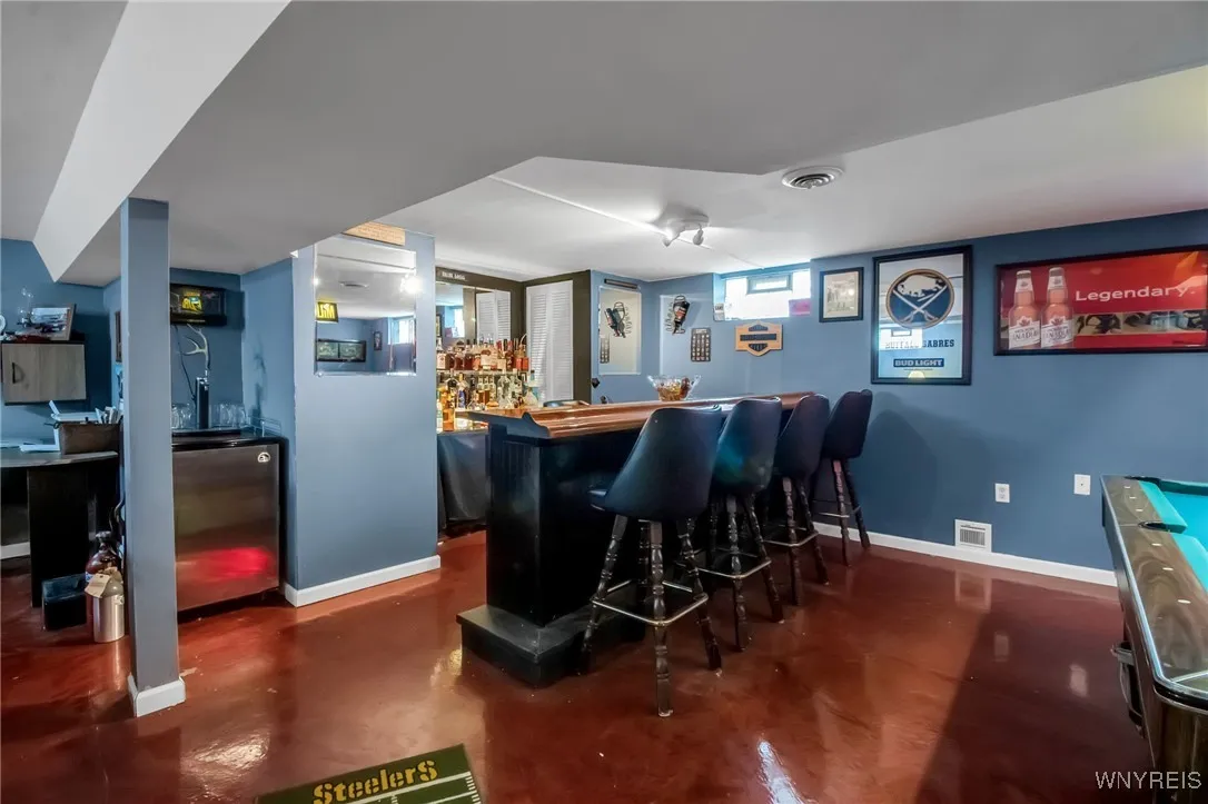 Bar room