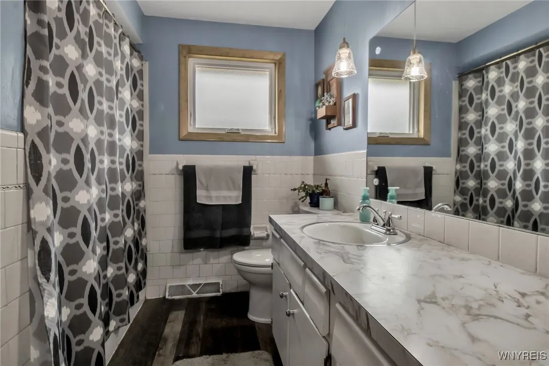 First-floor full bathroom