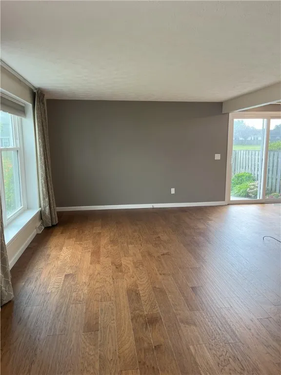 24 Springwood Drive, Webster, New York 14580, Webster, New York 14580, 2 Bedrooms Bedrooms, 6 Rooms Rooms,1 BathroomBathrooms,Residential,Closed,24 Springwood Drive, Webster, New York 14580,0,R1623239