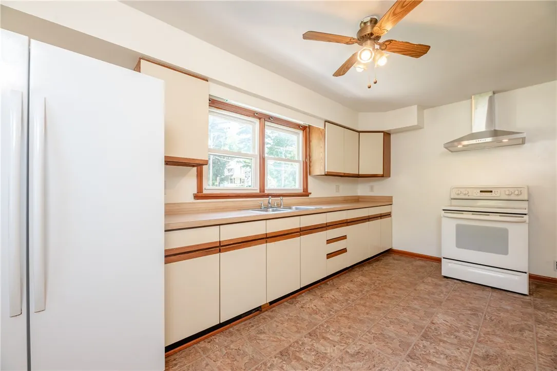 3445 Chili Avenue, Chili, New York 14624, Chili, New York 14624, 3 Bedrooms Bedrooms, 5 Rooms Rooms,1 BathroomBathrooms,Residential Lease,For Rent,3445 Chili Avenue, Chili, New York 14624,R1622327