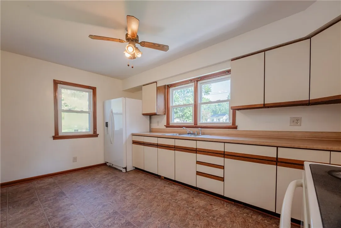 3445 Chili Avenue, Chili, New York 14624, Chili, New York 14624, 3 Bedrooms Bedrooms, 5 Rooms Rooms,1 BathroomBathrooms,Residential Lease,For Rent,3445 Chili Avenue, Chili, New York 14624,R1622327
