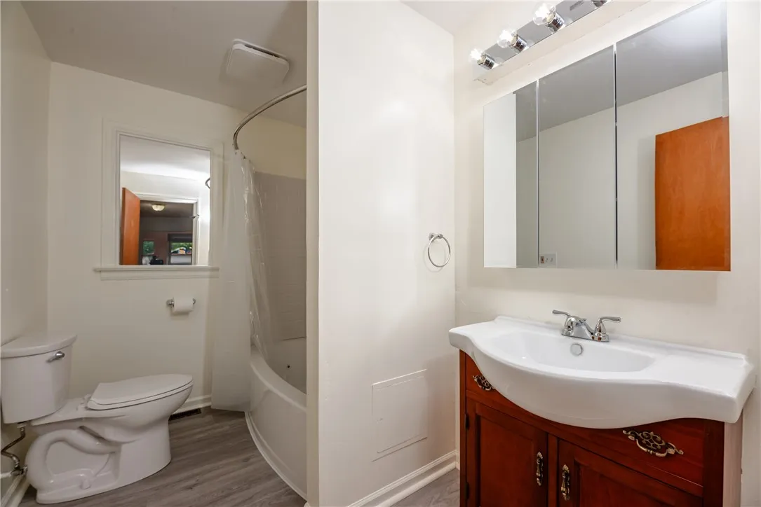 3445 Chili Avenue, Chili, New York 14624, Chili, New York 14624, 3 Bedrooms Bedrooms, 5 Rooms Rooms,1 BathroomBathrooms,Residential Lease,For Rent,3445 Chili Avenue, Chili, New York 14624,R1622327