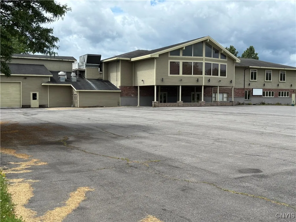 810 South 1st Street, Fulton, New York 13069, Fulton, New York 13069, ,Commercial Lease,For Rent,810 South 1st Street, Fulton, New York 13069,S1622880