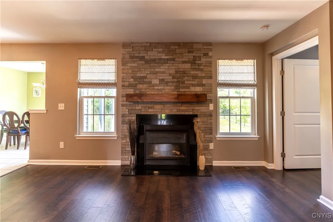 107 Shire Way, Camillus, New York 13031, Camillus, New York 13031, 3 Bedrooms Bedrooms, 8 Rooms Rooms,2 BathroomsBathrooms,Residential,For Sale,107 Shire Way, Camillus, New York 13031,S1618484