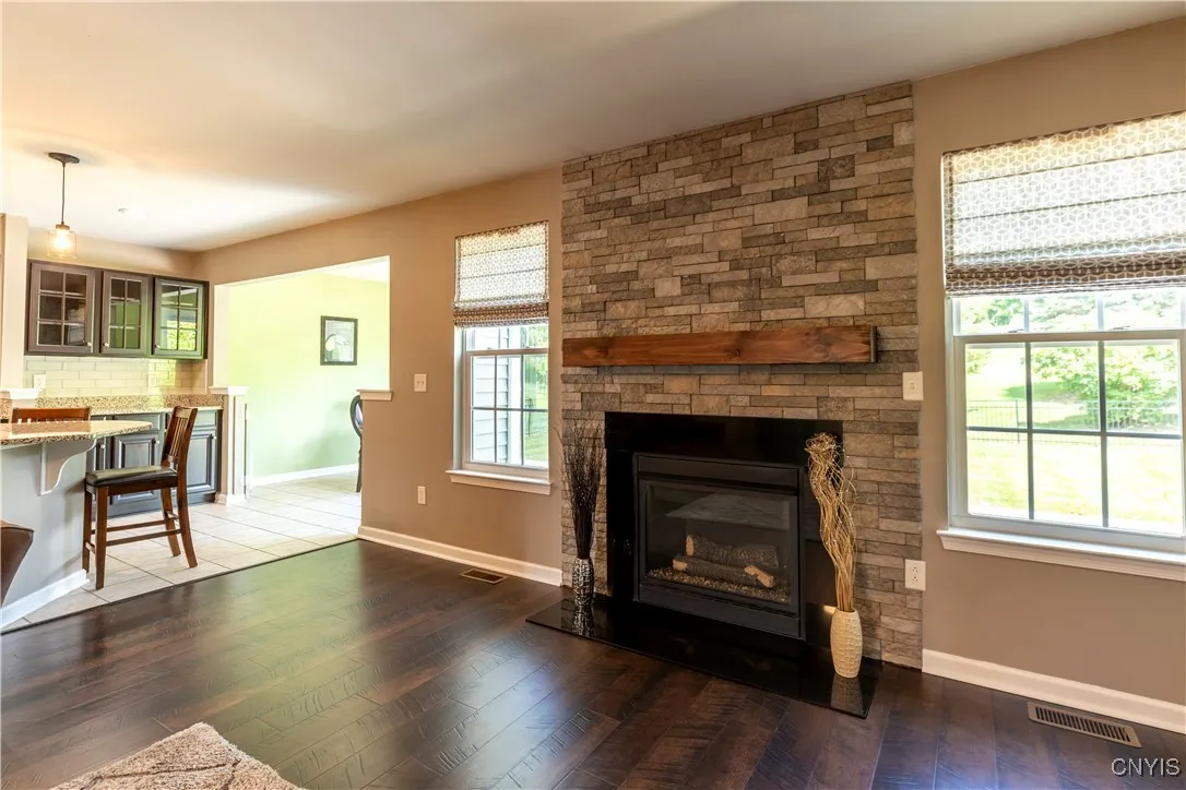 107 Shire Way, Camillus, New York 13031, Camillus, New York 13031, 3 Bedrooms Bedrooms, 8 Rooms Rooms,2 BathroomsBathrooms,Residential,For Sale,107 Shire Way, Camillus, New York 13031,S1618484
