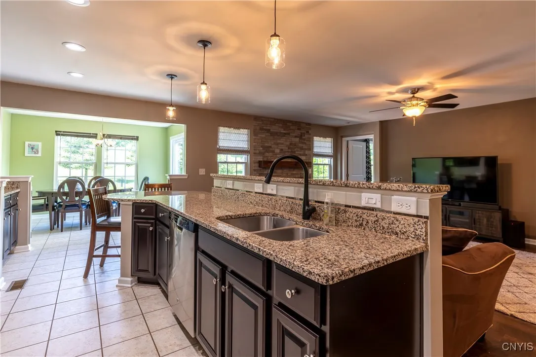 107 Shire Way, Camillus, New York 13031, Camillus, New York 13031, 3 Bedrooms Bedrooms, 8 Rooms Rooms,2 BathroomsBathrooms,Residential,For Sale,107 Shire Way, Camillus, New York 13031,S1618484