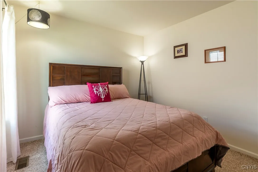 107 Shire Way, Camillus, New York 13031, Camillus, New York 13031, 3 Bedrooms Bedrooms, 8 Rooms Rooms,2 BathroomsBathrooms,Residential,For Sale,107 Shire Way, Camillus, New York 13031,S1618484