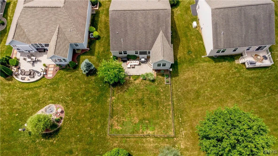 107 Shire Way, Camillus, New York 13031, Camillus, New York 13031, 3 Bedrooms Bedrooms, 8 Rooms Rooms,2 BathroomsBathrooms,Residential,For Sale,107 Shire Way, Camillus, New York 13031,S1618484