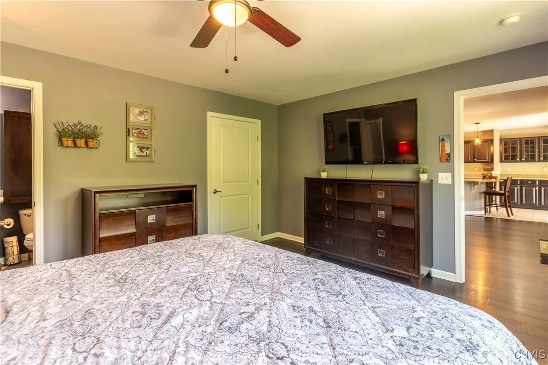 107 Shire Way, Camillus, New York 13031, Camillus, New York 13031, 3 Bedrooms Bedrooms, 8 Rooms Rooms,2 BathroomsBathrooms,Residential,For Sale,107 Shire Way, Camillus, New York 13031,S1618484