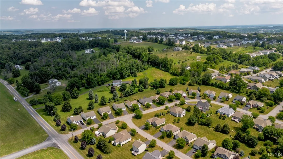 107 Shire Way, Camillus, New York 13031, Camillus, New York 13031, 3 Bedrooms Bedrooms, 8 Rooms Rooms,2 BathroomsBathrooms,Residential,For Sale,107 Shire Way, Camillus, New York 13031,S1618484