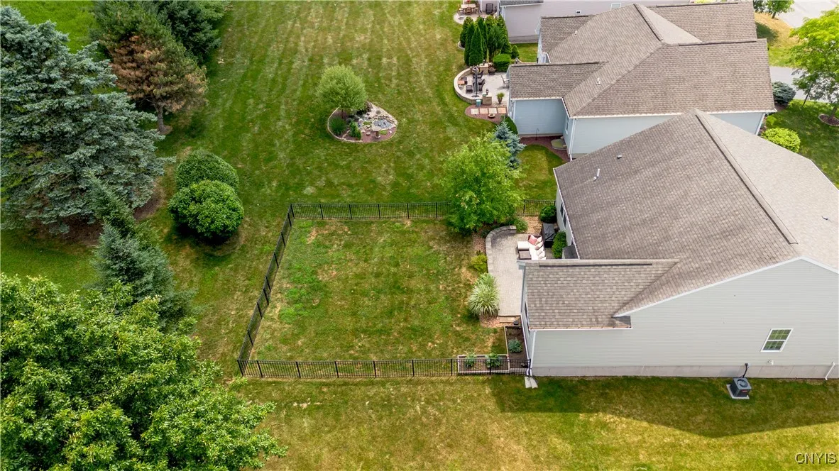 107 Shire Way, Camillus, New York 13031, Camillus, New York 13031, 3 Bedrooms Bedrooms, 8 Rooms Rooms,2 BathroomsBathrooms,Residential,For Sale,107 Shire Way, Camillus, New York 13031,S1618484