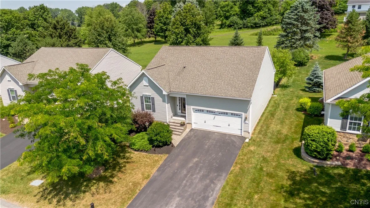 107 Shire Way, Camillus, New York 13031, Camillus, New York 13031, 3 Bedrooms Bedrooms, 8 Rooms Rooms,2 BathroomsBathrooms,Residential,For Sale,107 Shire Way, Camillus, New York 13031,S1618484