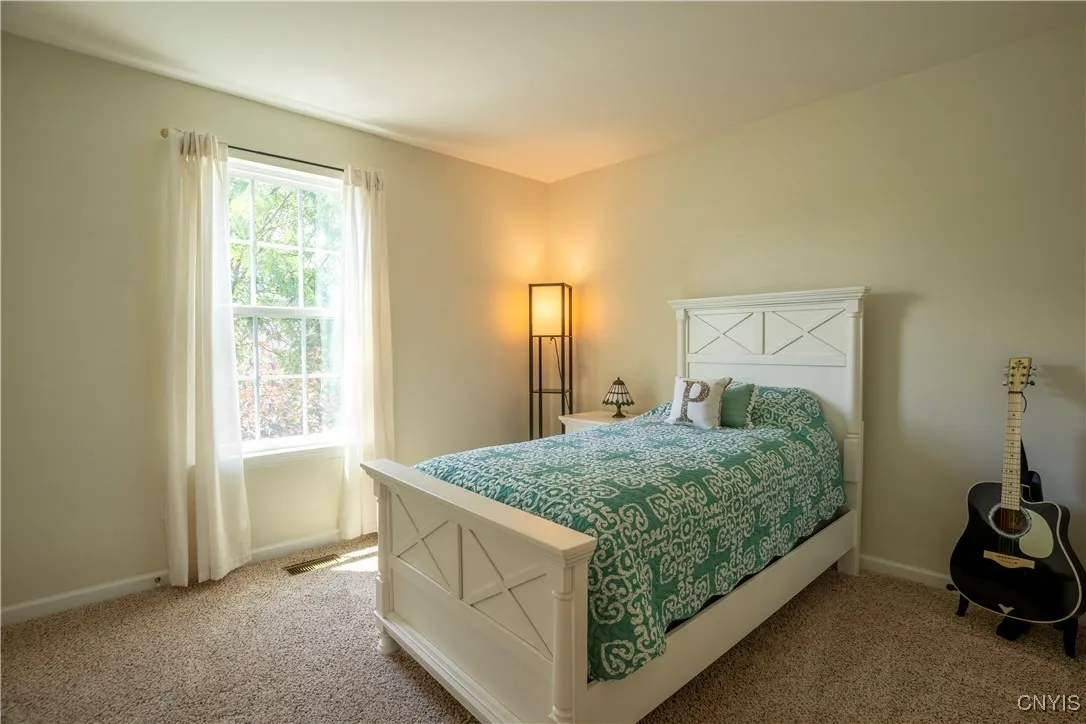 107 Shire Way, Camillus, New York 13031, Camillus, New York 13031, 3 Bedrooms Bedrooms, 8 Rooms Rooms,2 BathroomsBathrooms,Residential,For Sale,107 Shire Way, Camillus, New York 13031,S1618484