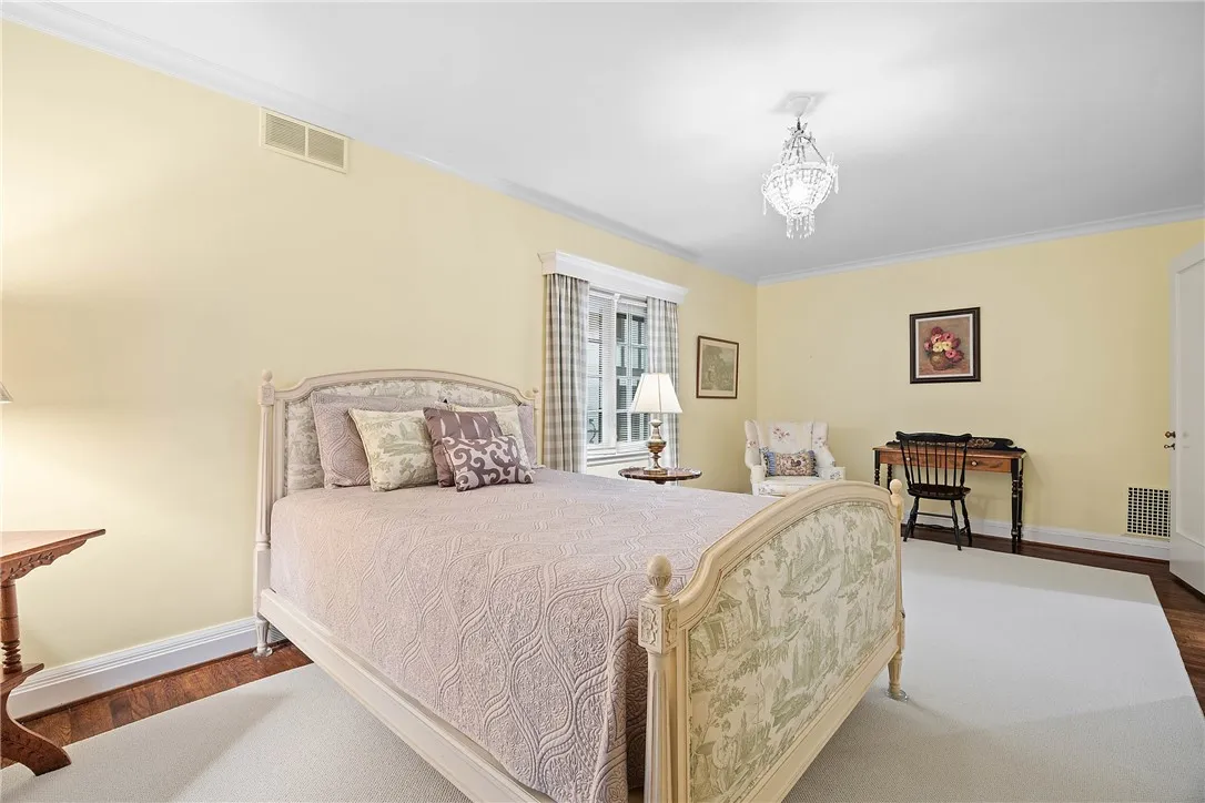 2 Buckingham Street, Rochester, New York 14607, Rochester, New York 14607, 5 Bedrooms Bedrooms, 10 Rooms Rooms,3 BathroomsBathrooms,Residential,For Sale,2 Buckingham Street, Rochester, New York 14607,R1607952