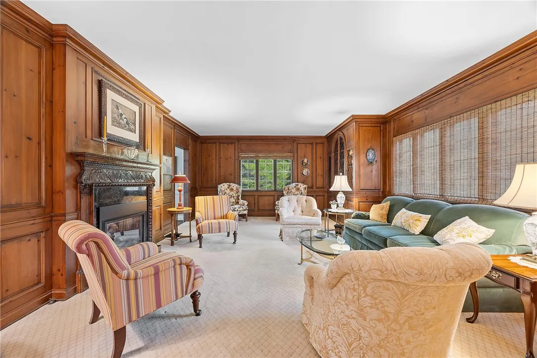 2 Buckingham Street, Rochester, New York 14607, Rochester, New York 14607, 5 Bedrooms Bedrooms, 10 Rooms Rooms,3 BathroomsBathrooms,Residential,For Sale,2 Buckingham Street, Rochester, New York 14607,R1607952