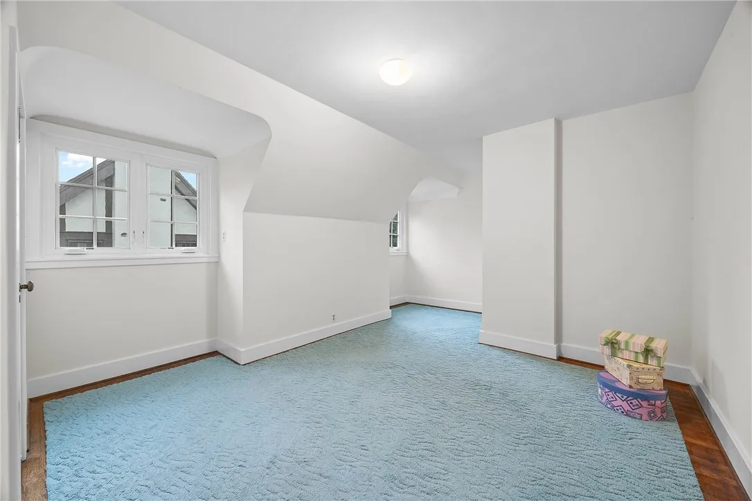 2 Buckingham Street, Rochester, New York 14607, Rochester, New York 14607, 5 Bedrooms Bedrooms, 10 Rooms Rooms,3 BathroomsBathrooms,Residential,For Sale,2 Buckingham Street, Rochester, New York 14607,R1607952