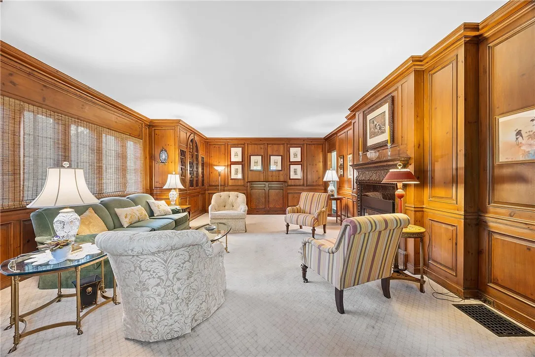 2 Buckingham Street, Rochester, New York 14607, Rochester, New York 14607, 5 Bedrooms Bedrooms, 10 Rooms Rooms,3 BathroomsBathrooms,Residential,For Sale,2 Buckingham Street, Rochester, New York 14607,R1607952