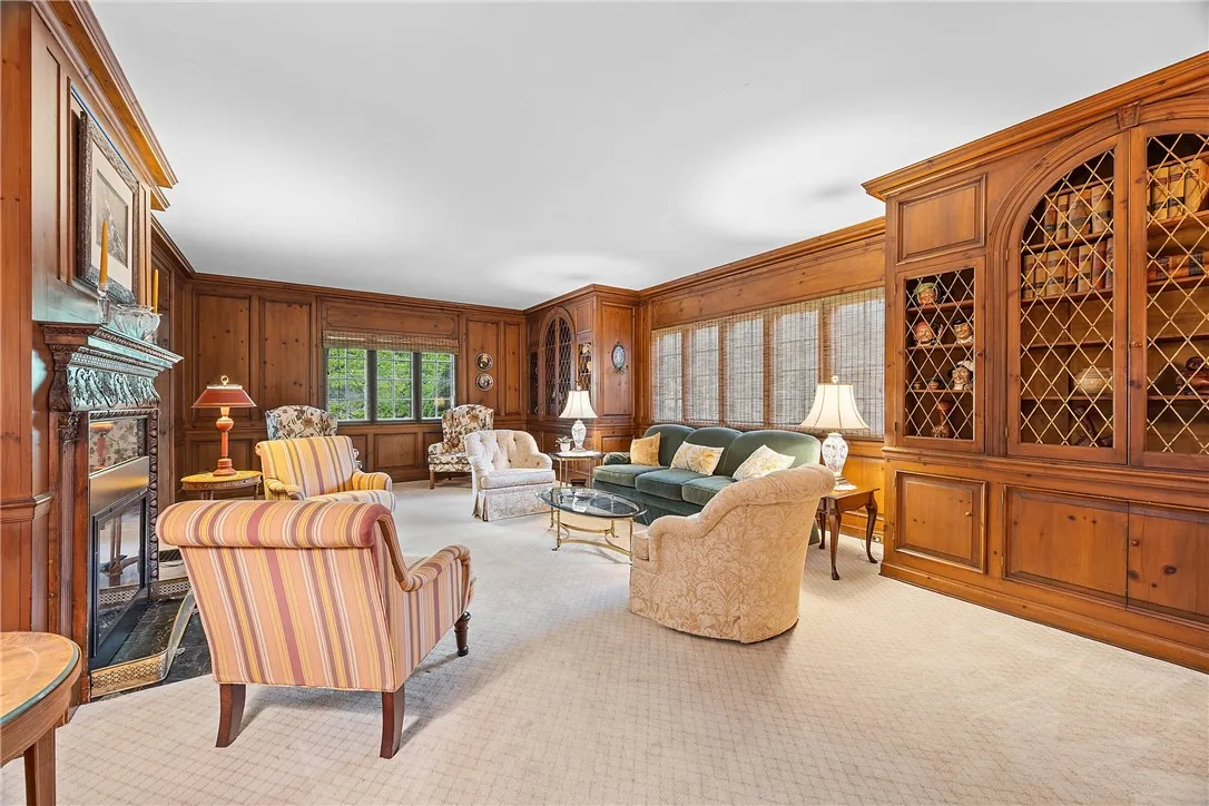 2 Buckingham Street, Rochester, New York 14607, Rochester, New York 14607, 5 Bedrooms Bedrooms, 10 Rooms Rooms,3 BathroomsBathrooms,Residential,For Sale,2 Buckingham Street, Rochester, New York 14607,R1607952