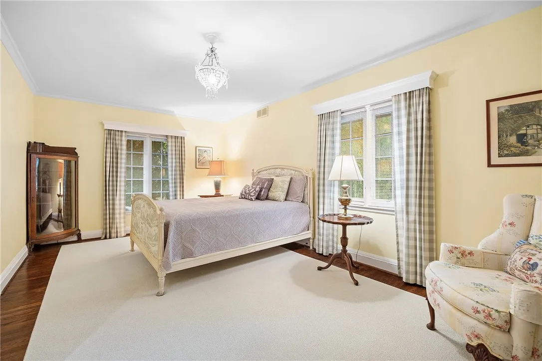 2 Buckingham Street, Rochester, New York 14607, Rochester, New York 14607, 5 Bedrooms Bedrooms, 10 Rooms Rooms,3 BathroomsBathrooms,Residential,For Sale,2 Buckingham Street, Rochester, New York 14607,R1607952